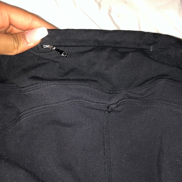 Black Lululemon leggings - Picture 3 of 4